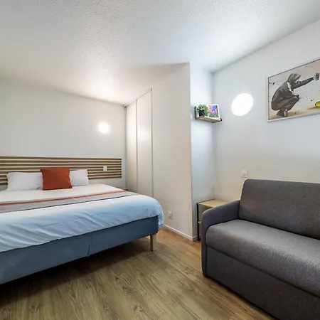 Serenity Aparthotel, La Defense - Eiffel Tower View - 5 Min Walk To Subway Courbevoie Exterior foto