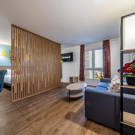 Serenity Aparthotel, La Defense - Eiffel Tower View - 5 Min Walk To Subway Courbevoie Exterior foto