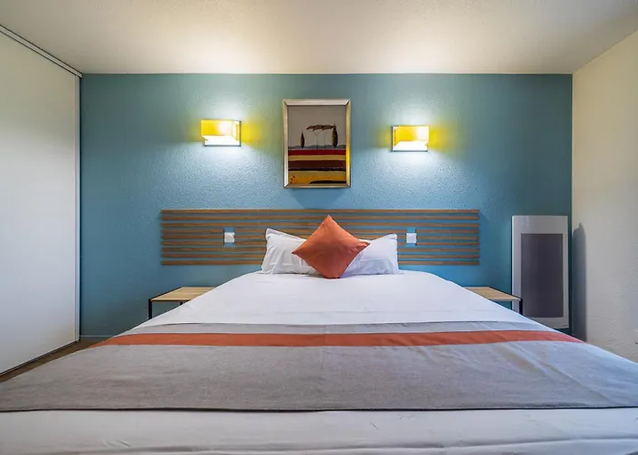 Serenity Aparthotel, La Defense - Eiffel Tower View - 5 Min Walk To Subway