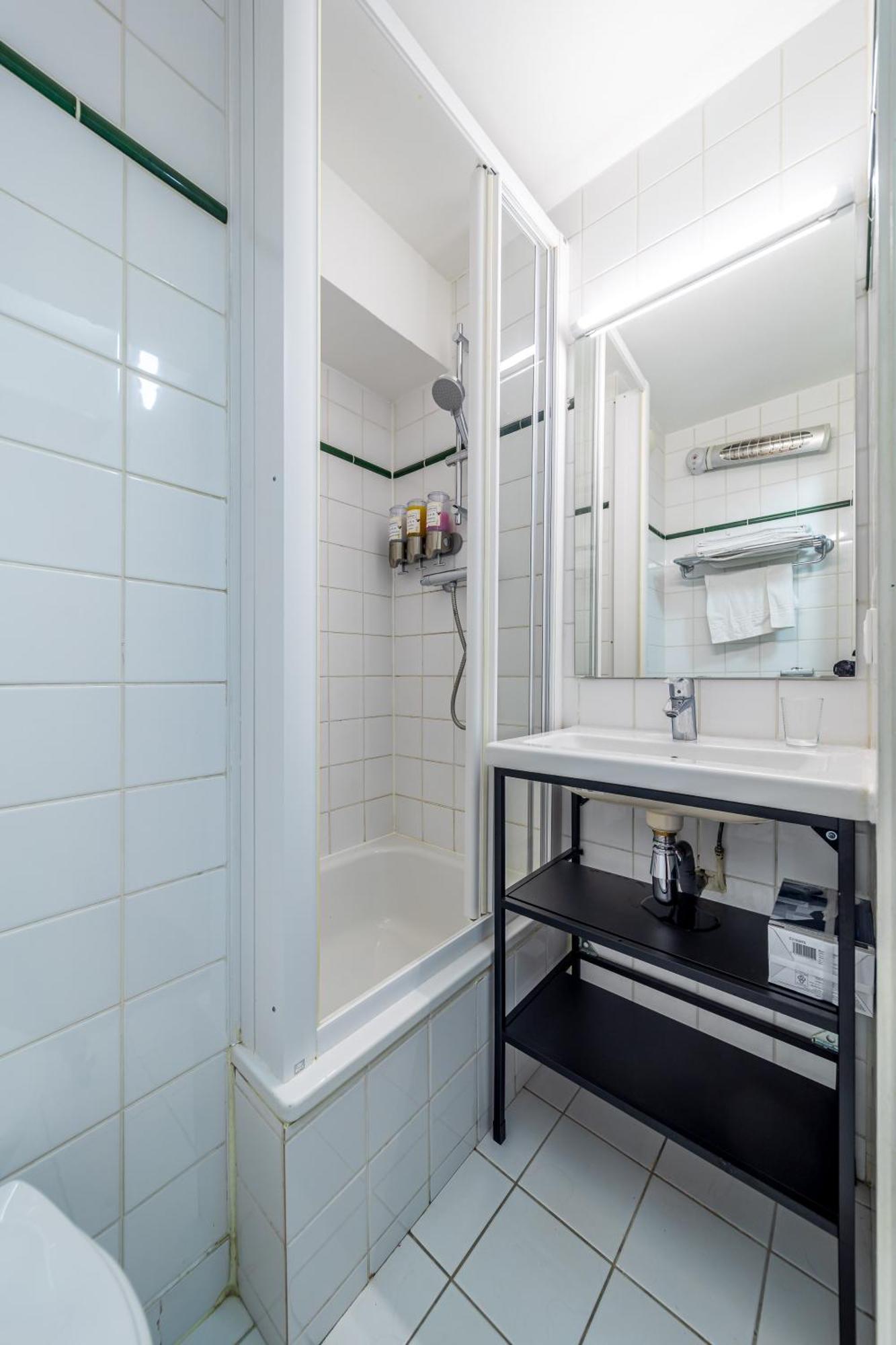 Serenity Aparthotel, La Defense - Eiffel Tower View - 5 Min Walk To Subway * Courbevoie