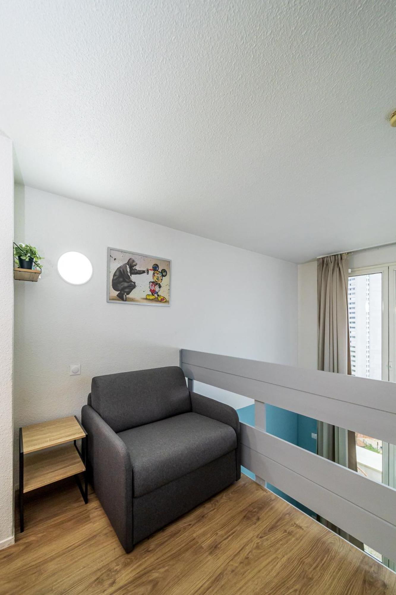 Apartment Serenity Aparthotel, La Defense - Eiffel Tower View - 5 Min Walk To Subway