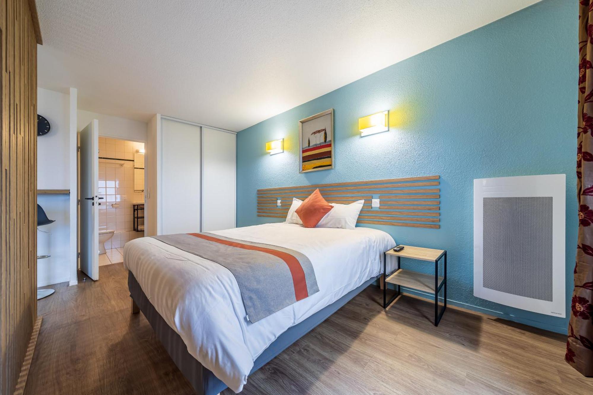Serenity Aparthotel, La Defense - Eiffel Tower View - 5 Min Walk To Subway