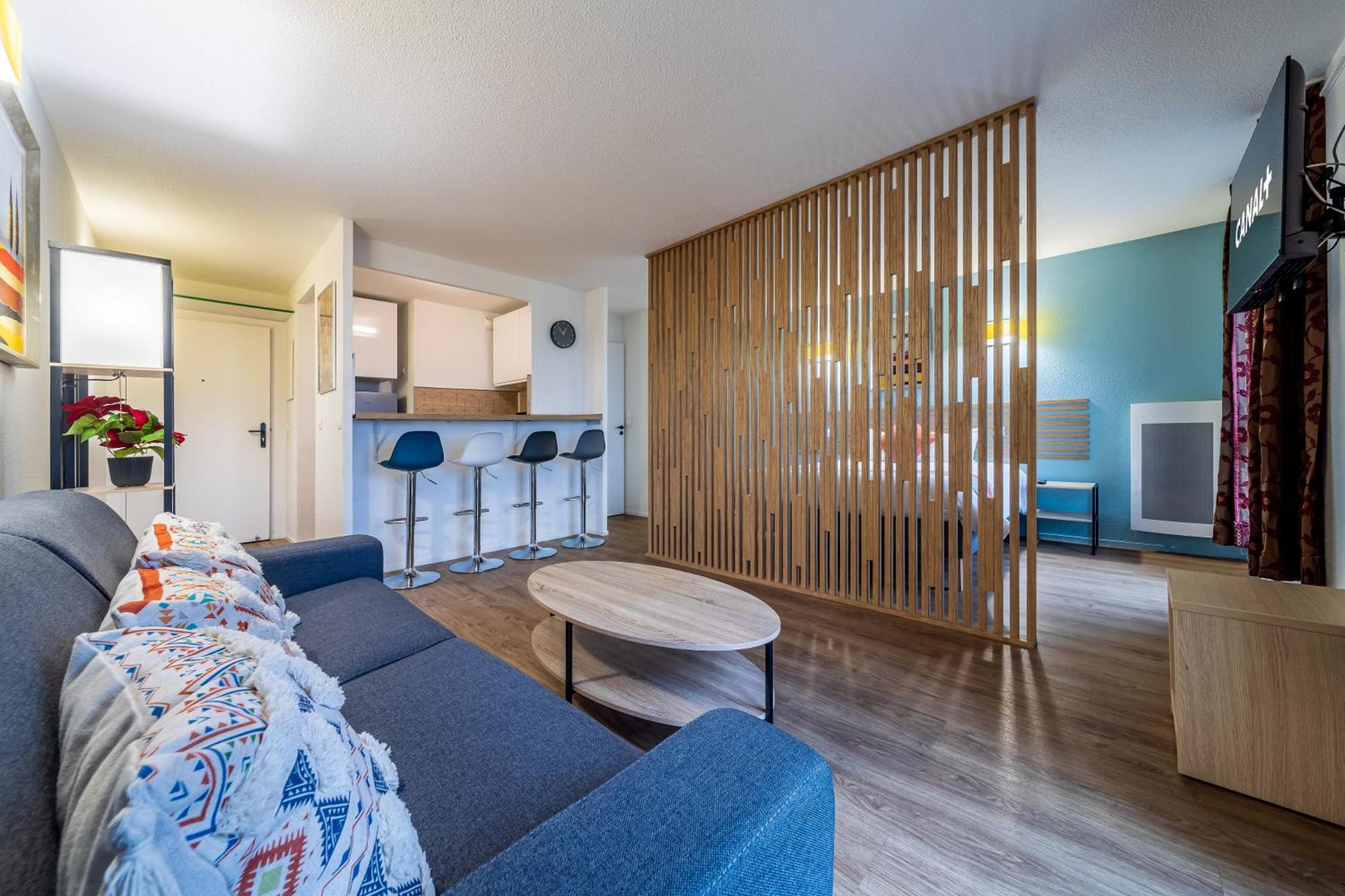 Apartment Serenity Aparthotel, La Defense - Eiffel Tower View - 5 Min Walk To Subway